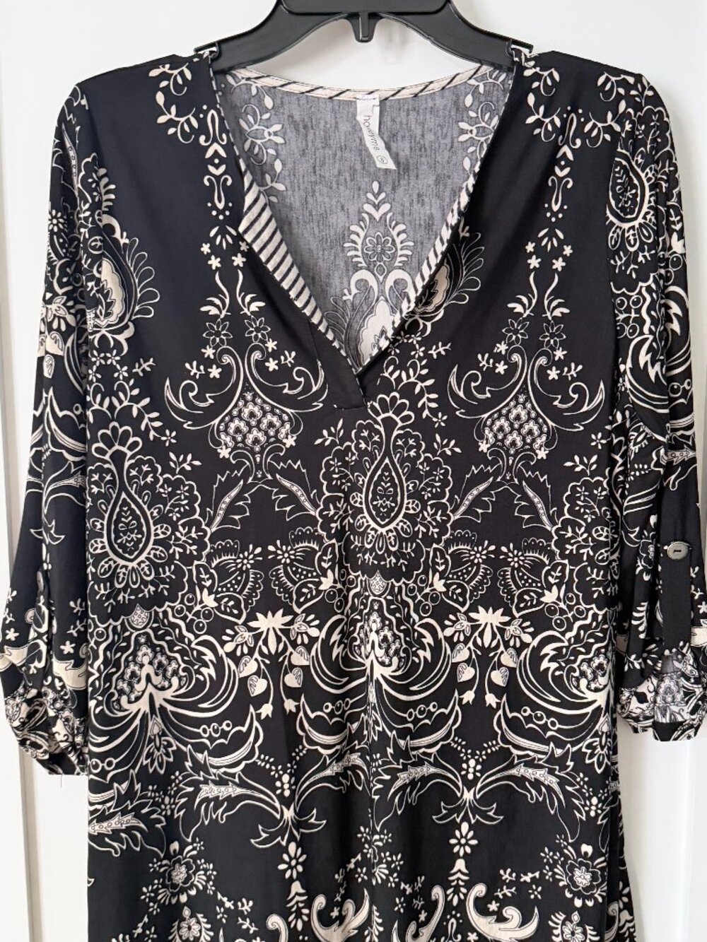 Honeyme Black & Ivory Paisley Tunic Blouse Size Small Boho V-Neck Top